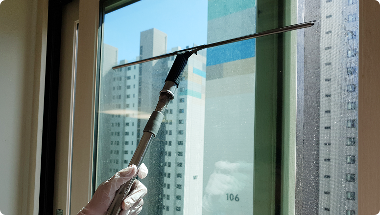 내부유리 오염제거